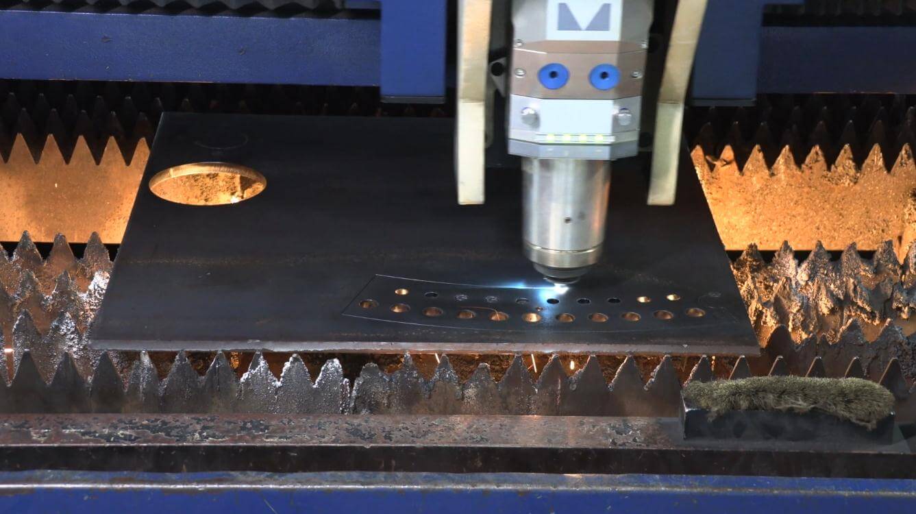 fiber laser cutting