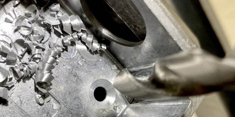 How to drill countersink holes in metal workpieces?