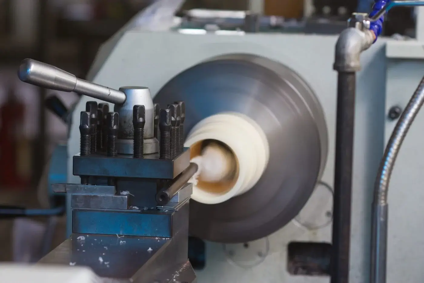 Milling vs. Turning of Plastic Parts: Which Option Is Best for Your Part?