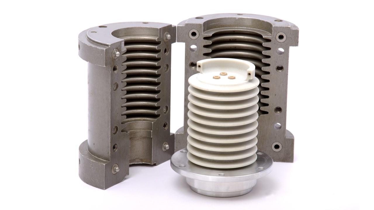 Vacuum Casting: Process, Advantages, Disadvantages, and Applications